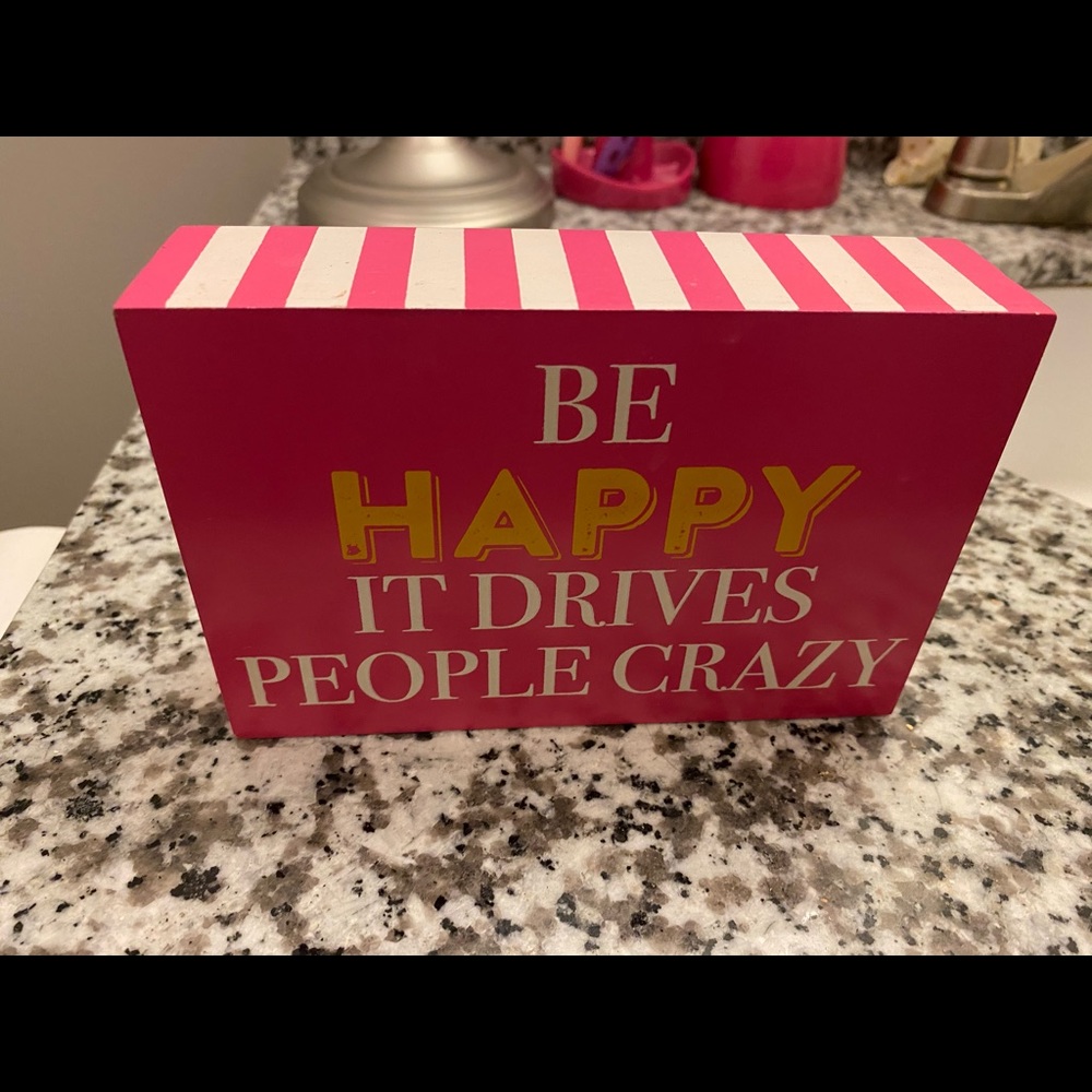 Be Happy Decor